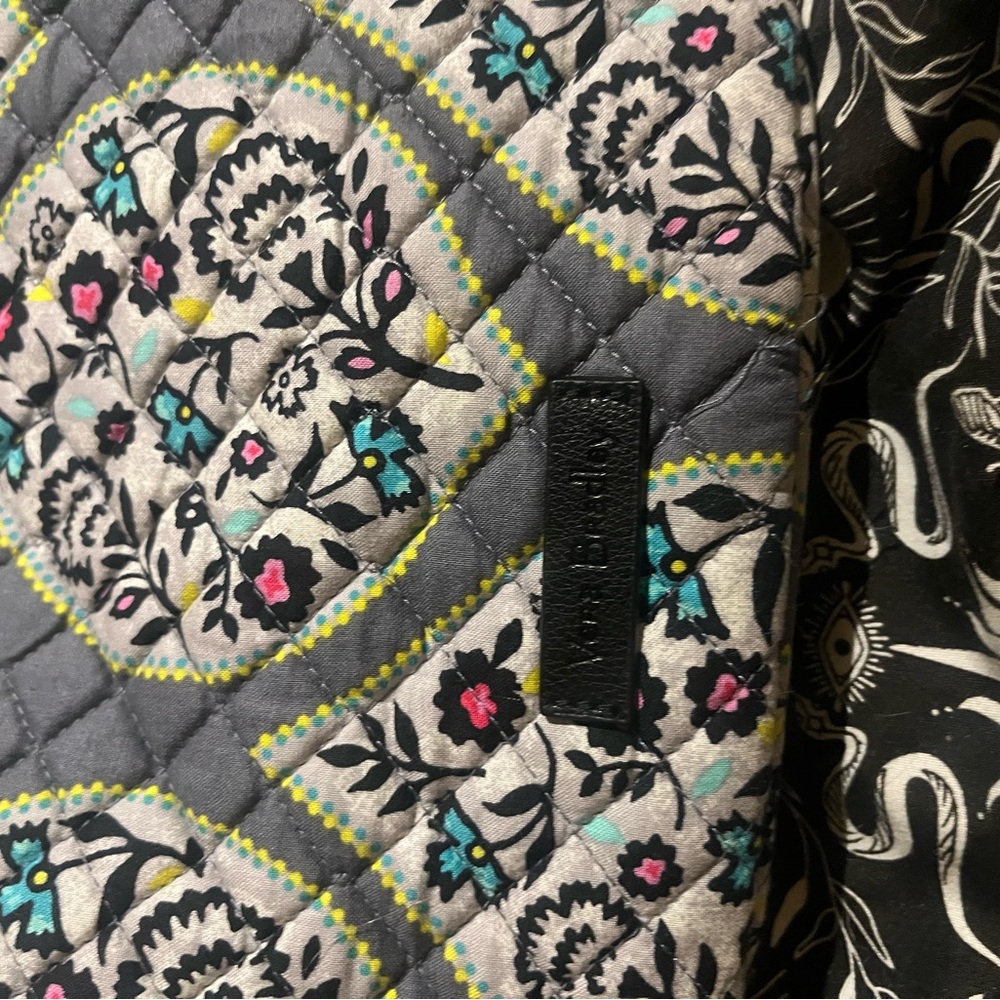 NEW WITH TAGS! Vera Bradley Gray Paisley Pink Black Floral Quilted Crossbody Bag - Picture 2 of 4